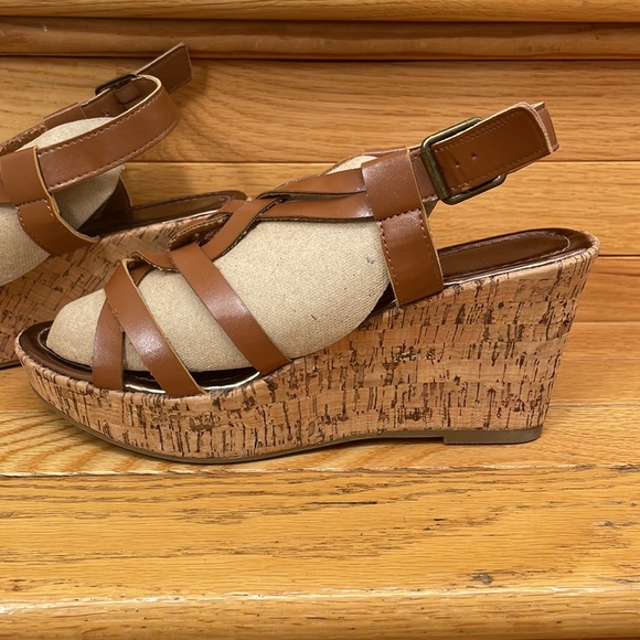 💕💕 Brown Leather Platform Heels Sandals Size 10 - Picture 2 of 6